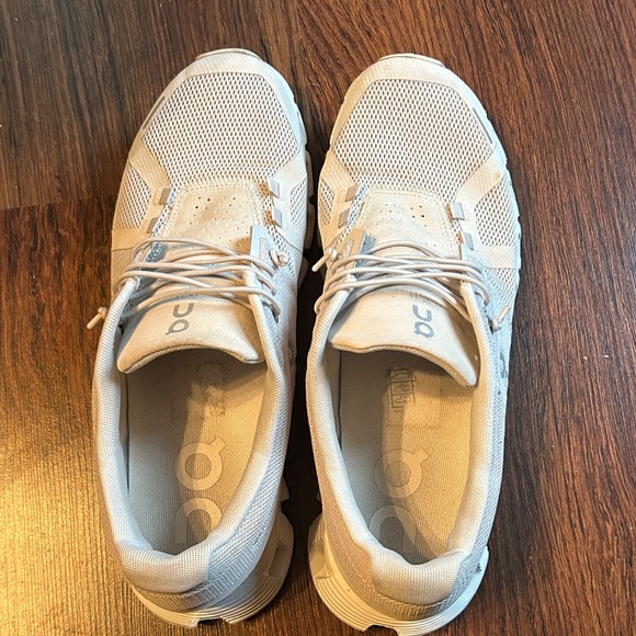 On Running - Picture 3 of 7